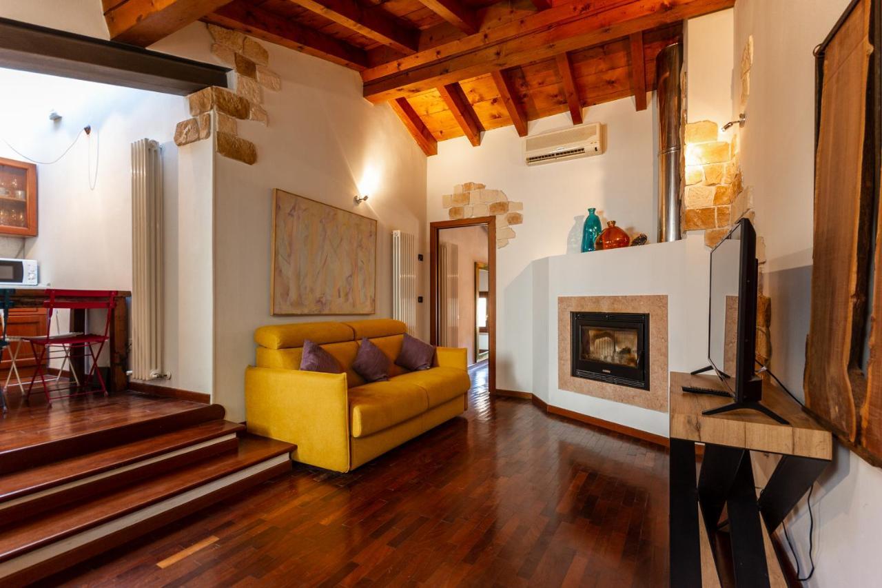 La Terrazza Apartment - Smart Holiday Mantova Exteriör bild